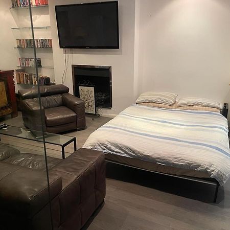 Large Studio Flat In Kensington London Ngoại thất bức ảnh