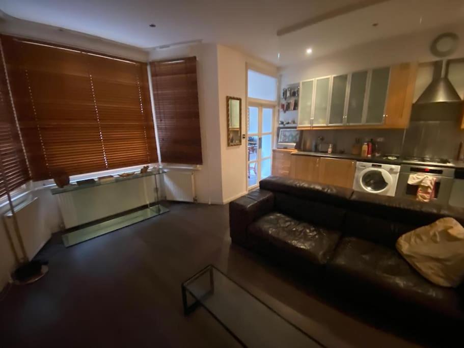Large Studio Flat In Kensington London Ngoại thất bức ảnh